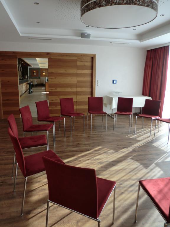 Alpenflair Hotel Buchloe Buitenkant foto